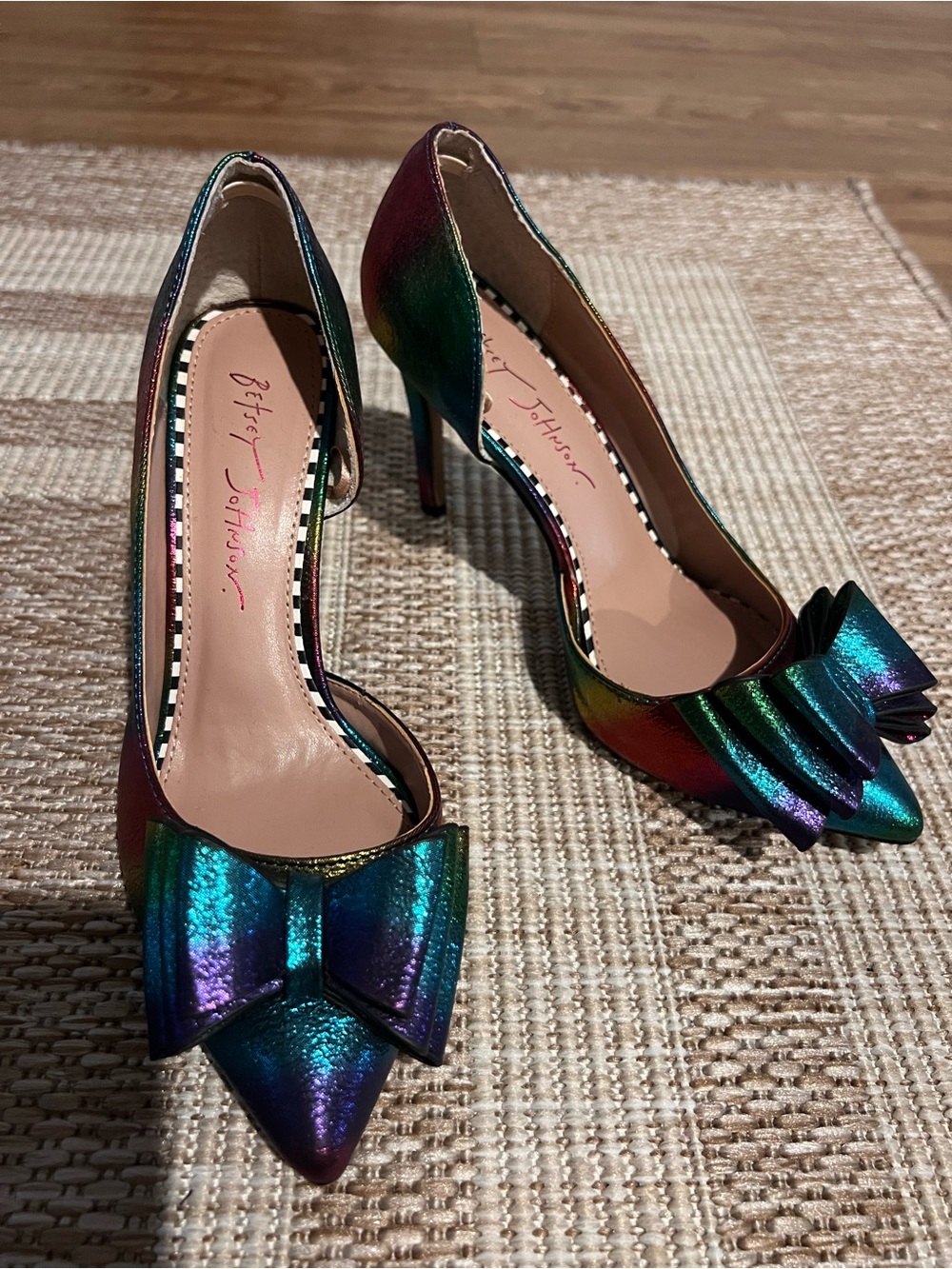 Betsey Johnson Iridescent Pointed-Toe Bow Pumps - Teal/Green/Blue/Purple - Picture 3 of 4